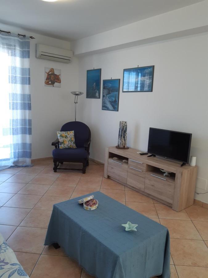 Apartamento A Casa Di Loretta Terrasini Exterior foto