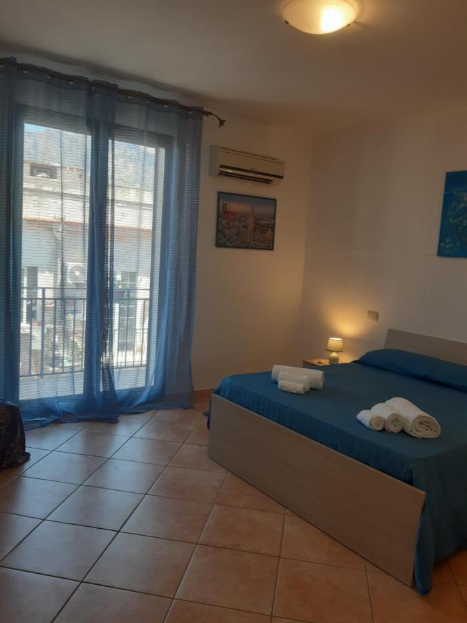 Apartamento A Casa Di Loretta Terrasini Exterior foto