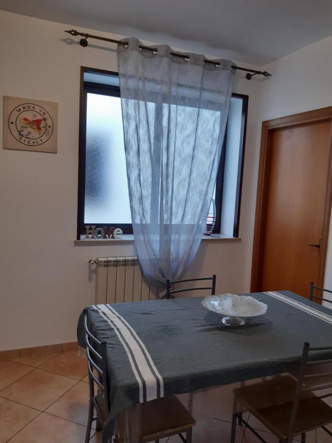 Apartamento A Casa Di Loretta Terrasini Exterior foto